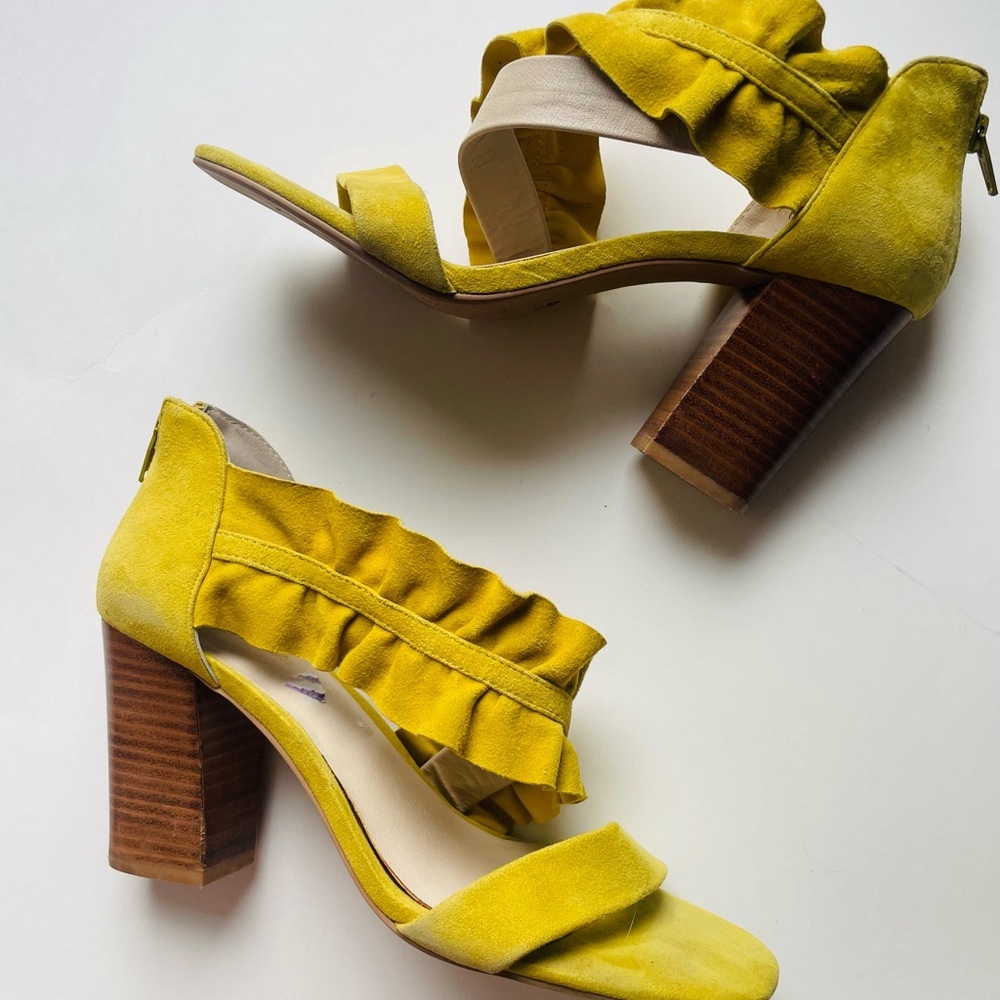 Anthropologie Seychelles Retro Ruffle Yellow Heel - Picture 6 of 12
